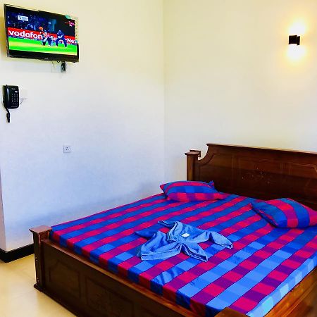 Travellers Halt Hotell Ratnapura Exteriör bild