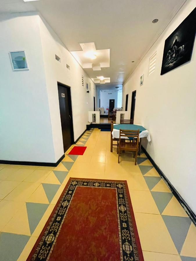 Travellers Halt Hotell Ratnapura Exteriör bild