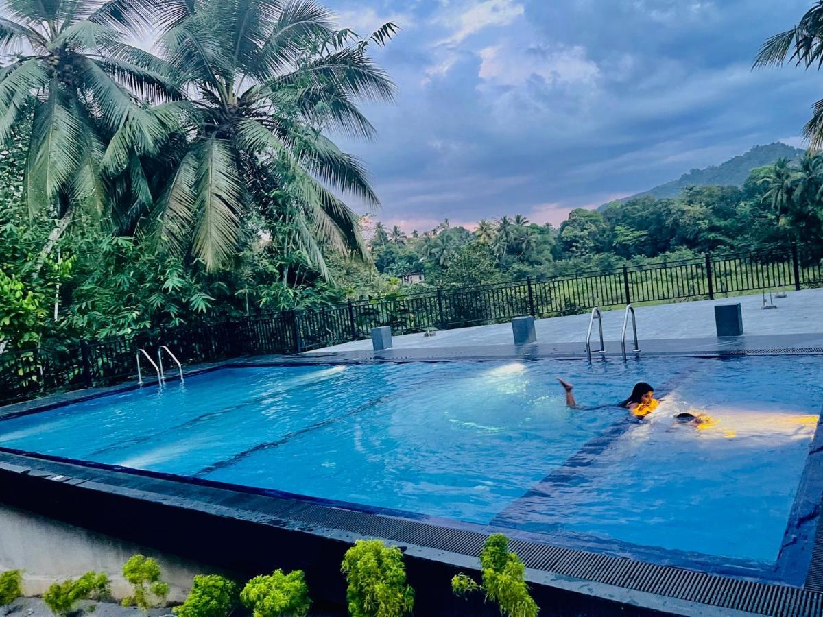 Travellers Halt Hotell Ratnapura Exteriör bild