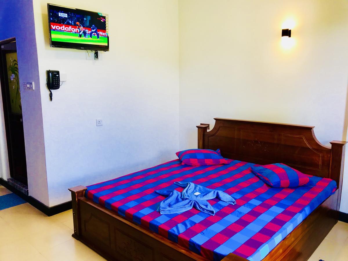 Travellers Halt Hotell Ratnapura Exteriör bild