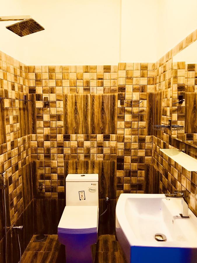 Travellers Halt Hotell Ratnapura Exteriör bild