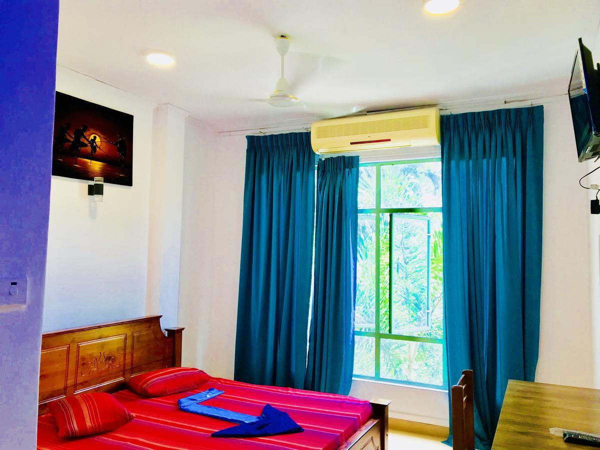 Travellers Halt Hotell Ratnapura Exteriör bild