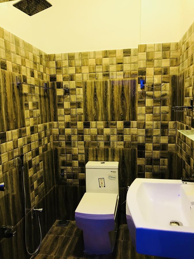 Travellers Halt Hotell Ratnapura Exteriör bild