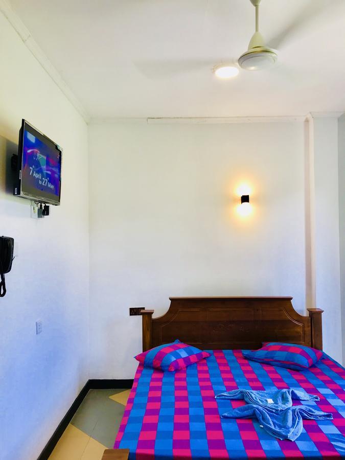 Travellers Halt Hotell Ratnapura Exteriör bild